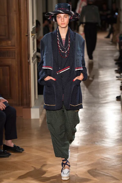 Look 11